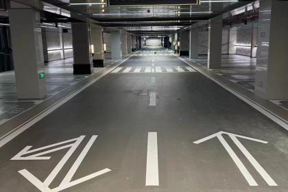 南京道路划线——目赏地下车库交通设施与停车位划线服务